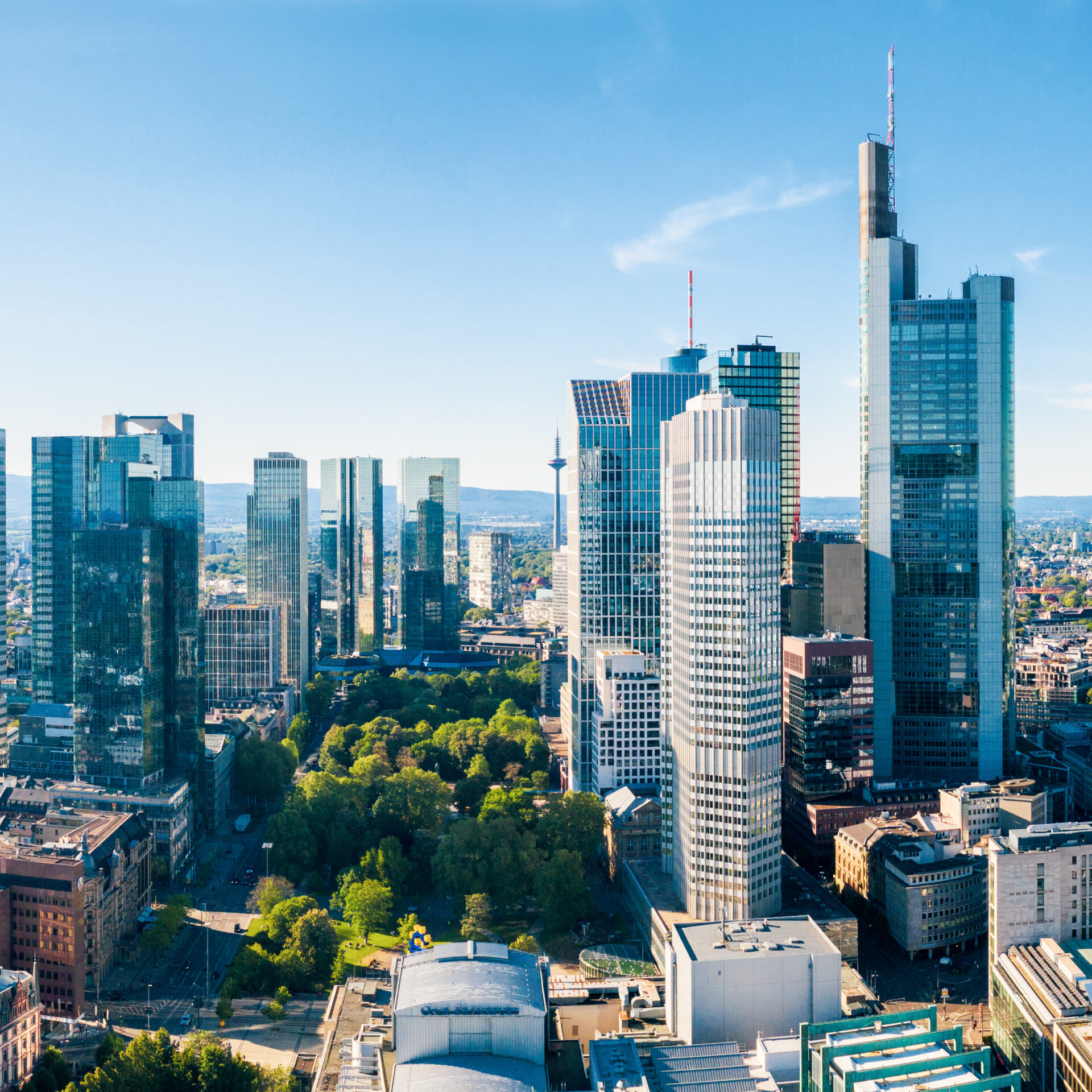 Die Skyline in Frankfurt am Main. Fotonachweis: istockphotos.com / jotily