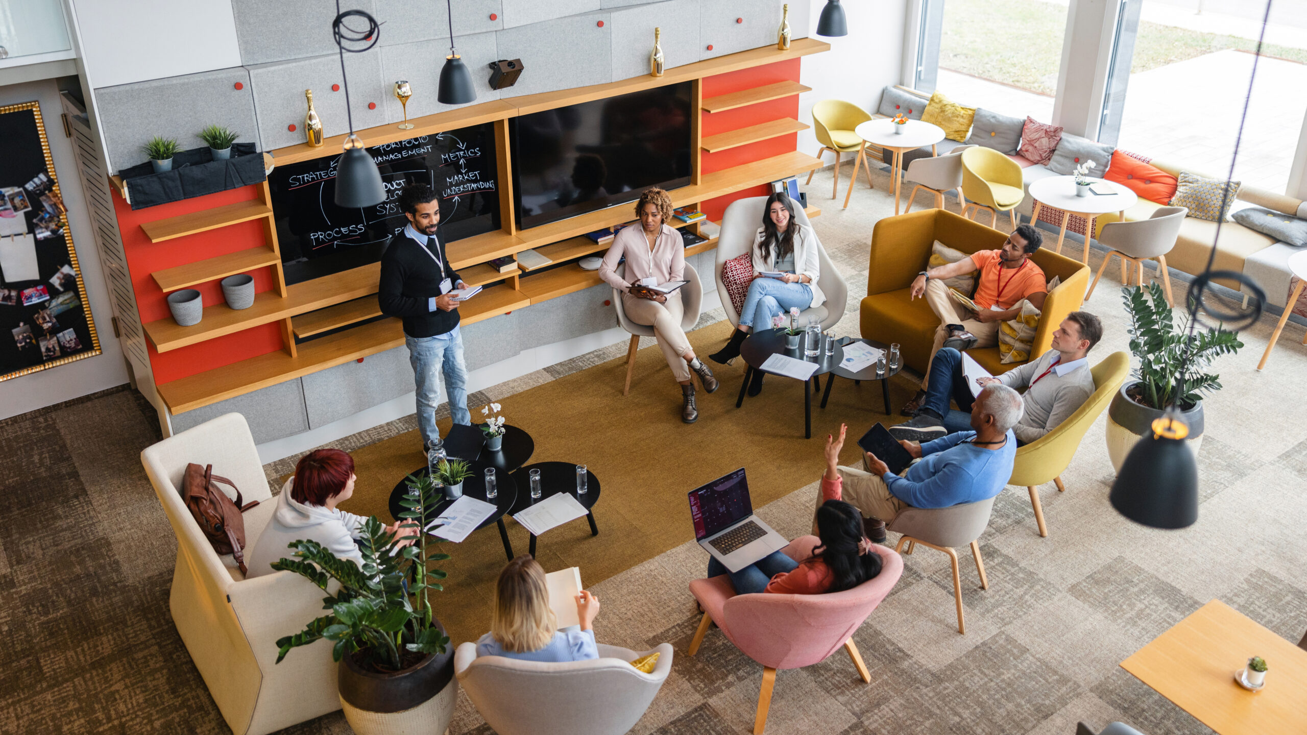 FrankfurtRheinMain ist aufstrebende Startup-Region. Die hohe Internationalität unserer Metropolregion kommt ihr bei der Entwicklung innovativer Geschäftsmodelle zugute. Fotonachweis: istockphotos.com / AzmanJaka