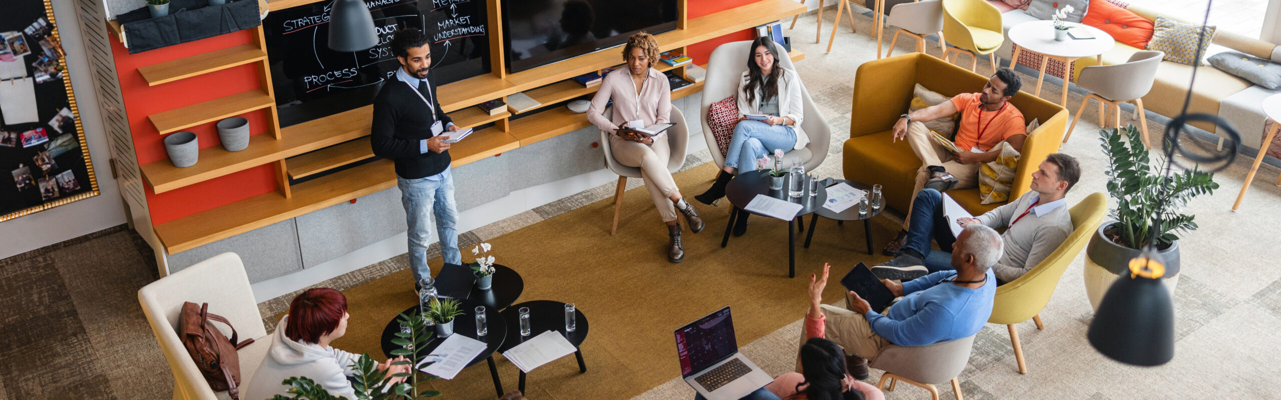 FrankfurtRheinMain ist aufstrebende Startup-Region. Die hohe Internationalität unserer Metropolregion kommt ihr bei der Entwicklung innovativer Geschäftsmodelle zugute. Fotonachweis: istockphotos.com / AzmanJaka