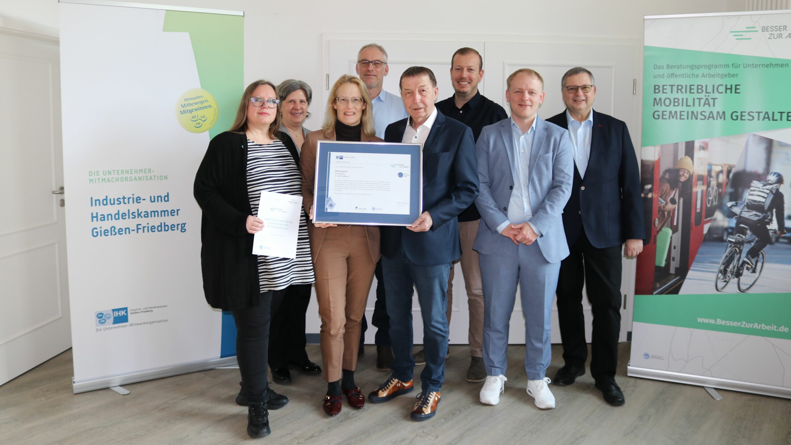 Die Verwaltung des Wetteraukreises ist 2026 erstmals mit dem Prädikat „vorbildlich mobil“ ausgezeichnet worden. Fotonachweis: IHK Gießen-Friedberg / Thomas Bunk